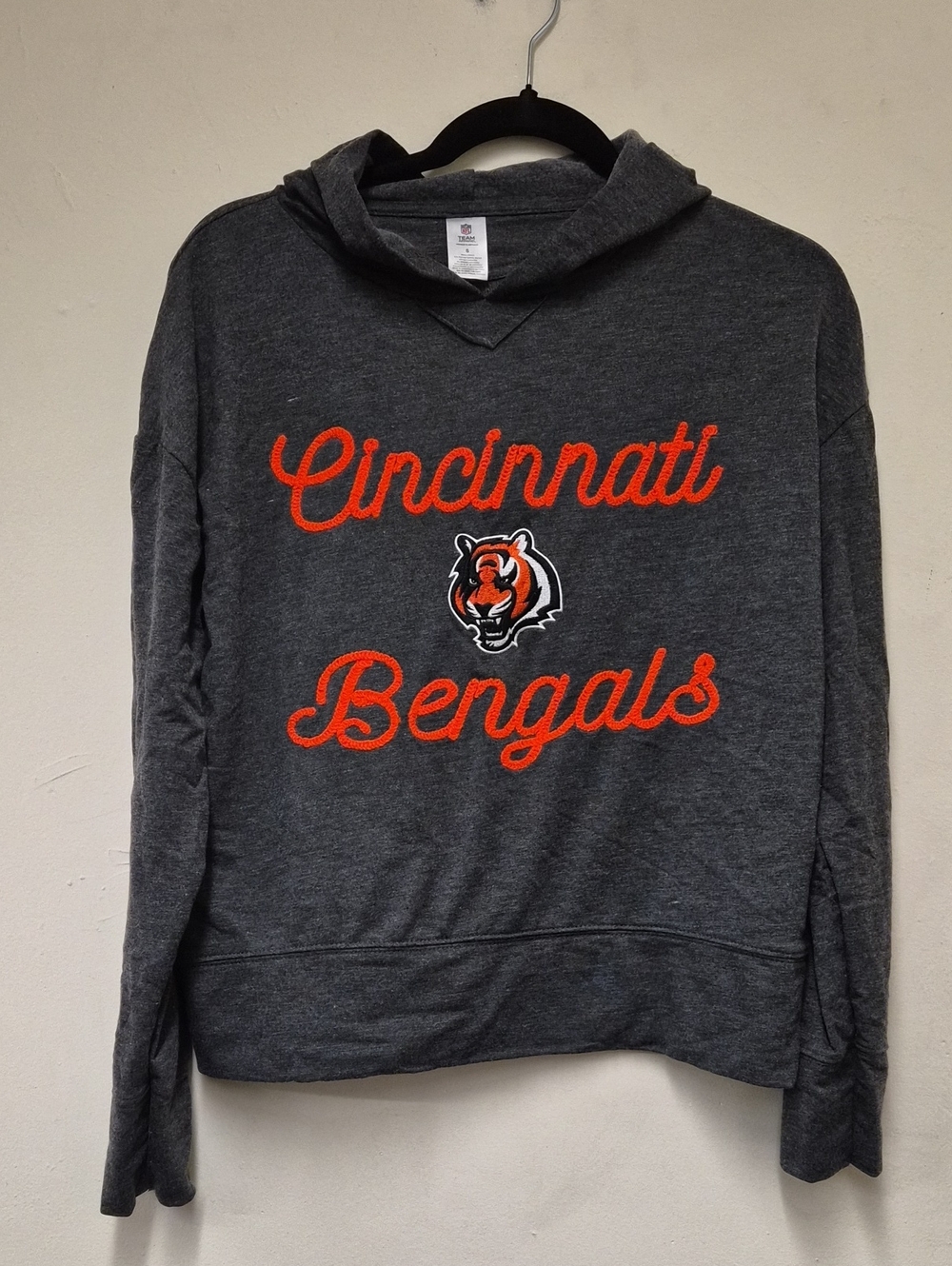 Cincinnati Bengals Men's Gray Crewneck Sweatshirt with Orange Script | Size S